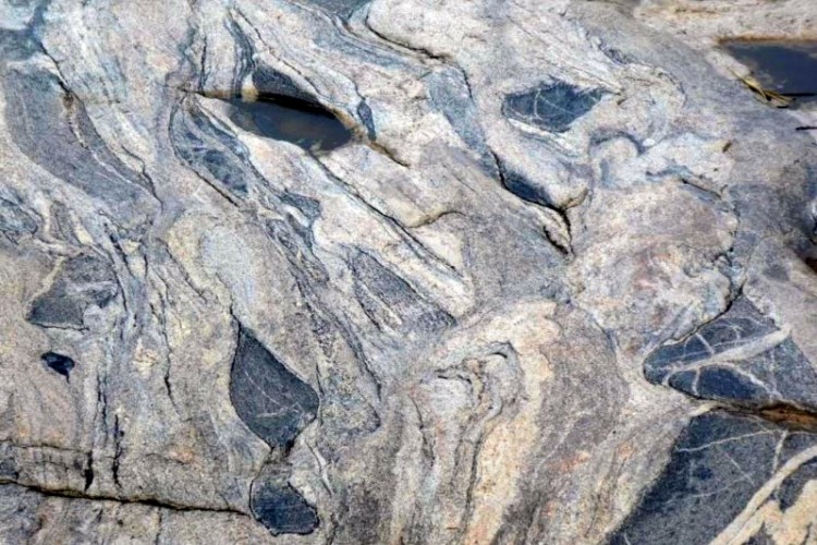 gneiss.jpg